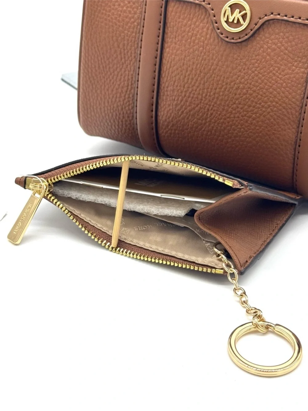 Michael Kors Small Travel Duffle Xbody Bag & Matching TZ Coinpouch Luggage - Picture 8 of 10